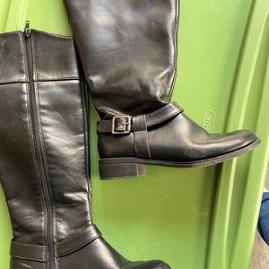 Gently used MK boots.